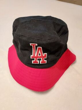 LA Dodgers Embroidered CSUN Matador Bucket Hat Black & Red Collegiate Baseball